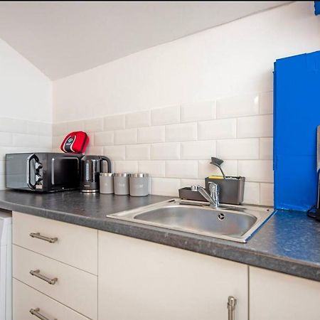 5 Minute Walk From Bury City Centre -1 Bed Flat Екстериор снимка